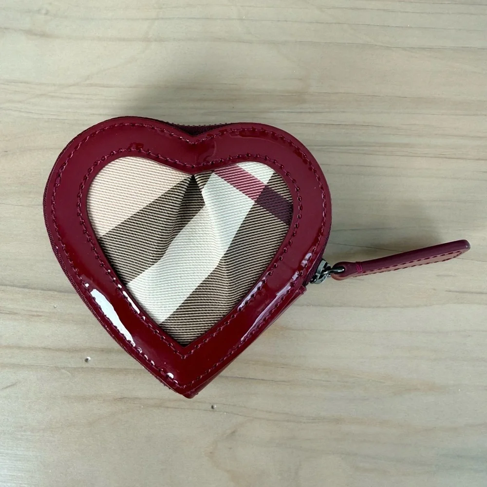 ✨ PRISTINE BURBERRY Heart Coin Purse | Red Patent Leather Nova Check